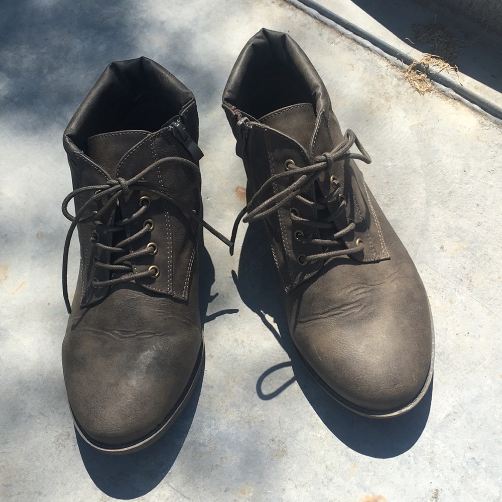 Torrid Booties worn once 9.5W
